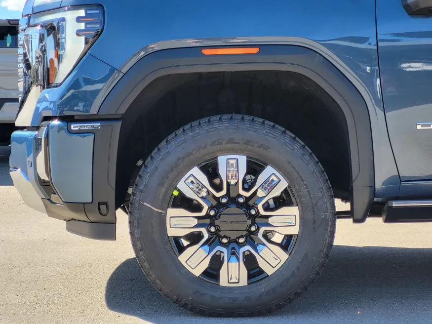 2026 GMC Sierra 2500HD Denali | Photo 8 of 25