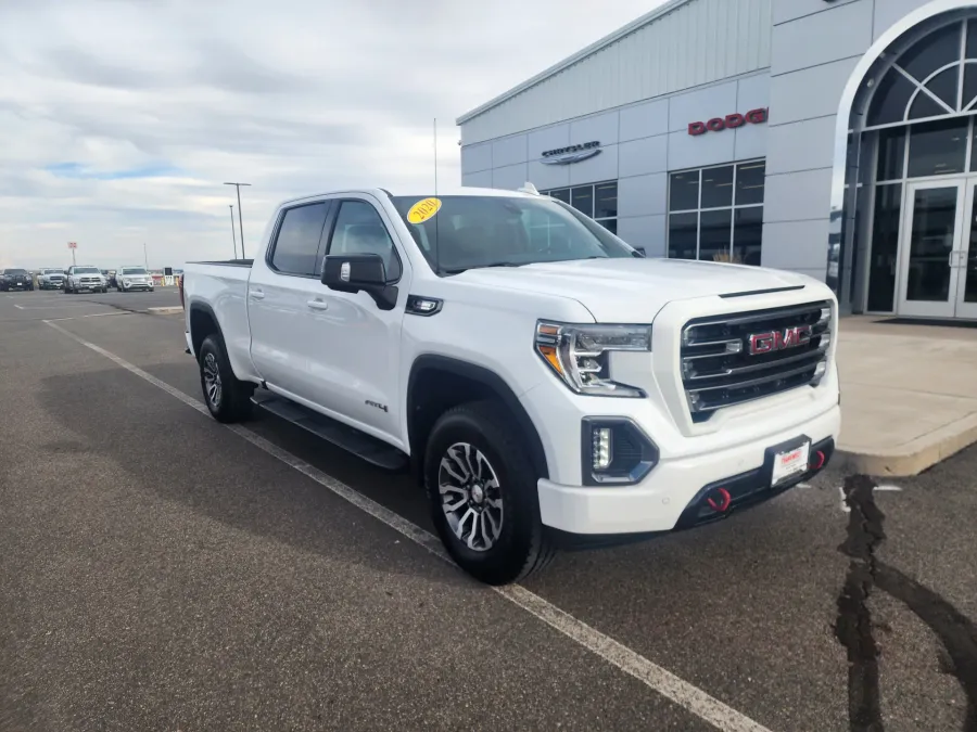2020 GMC Sierra 1500 AT4 | Photo 1 of 28
