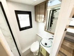 2027 Newmar Freedom Aire 2512 | Thumbnail Photo 12 of 25