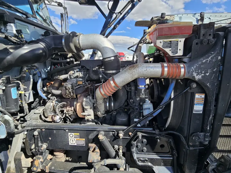 2017 Peterbilt 389 | Photo 11 of 26