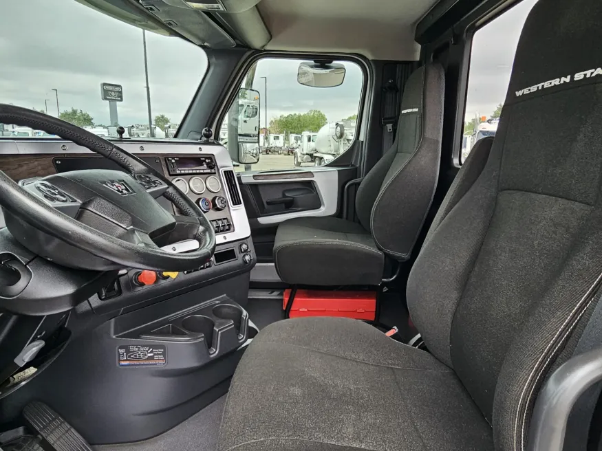 2022 Western Star 49X | Photo 9 of 16