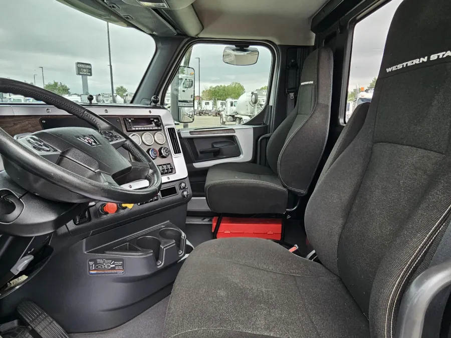 2022 Western Star 49X | Photo 9 of 16