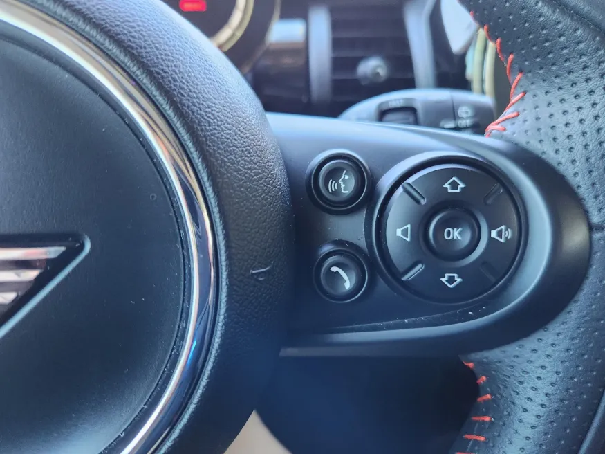 2021 Mini Cooper S | Photo 16 of 24