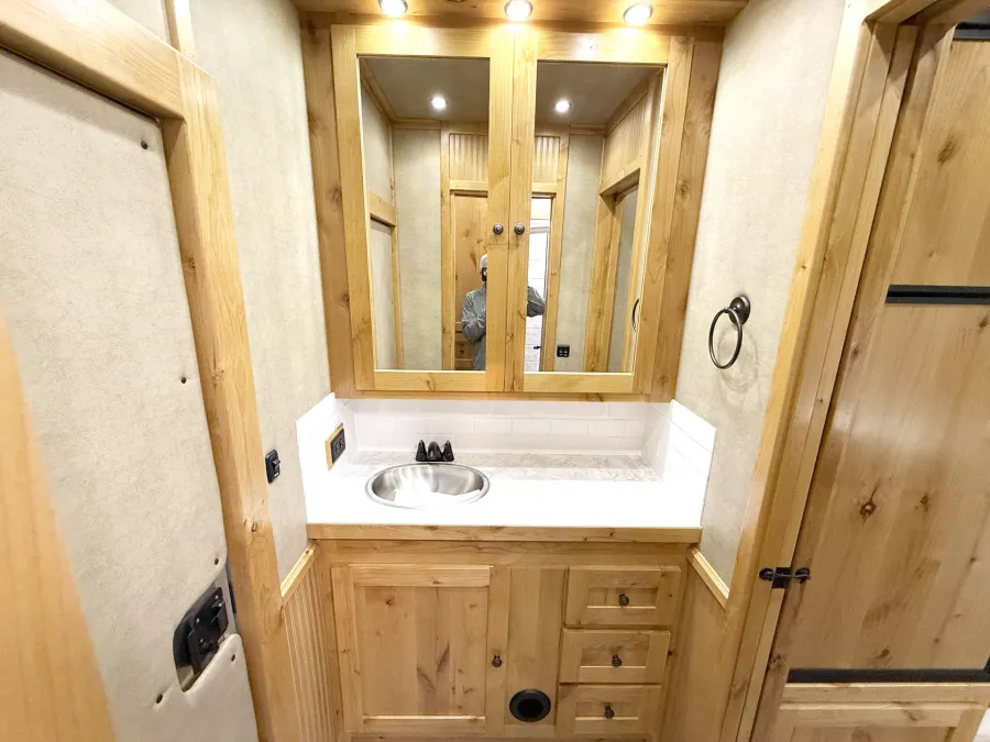 2025 Logan Coach Ultimate Sports Hauler | Photo 12 of 33