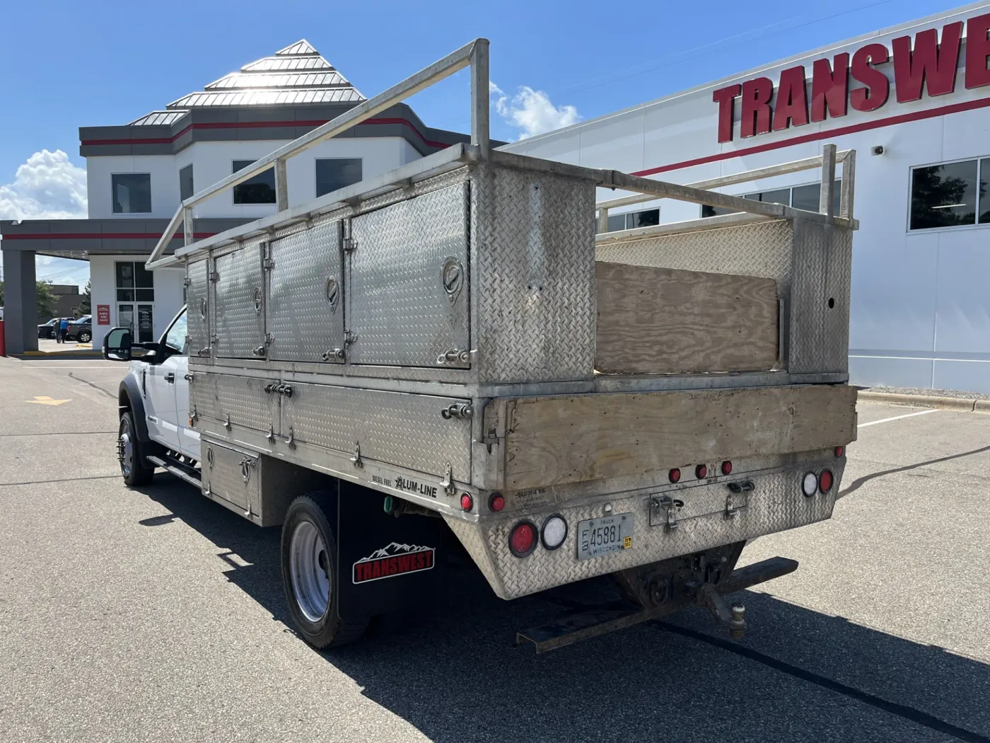 2018 Ford F-550 | Photo 3 of 20