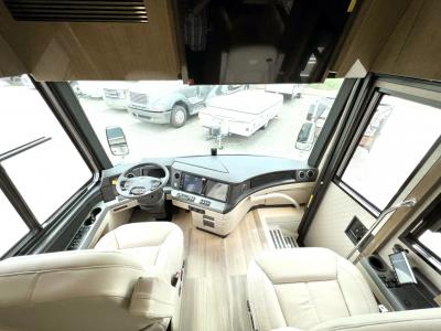 2023 Newmar King Aire 4531 | Thumbnail Photo 32 of 46