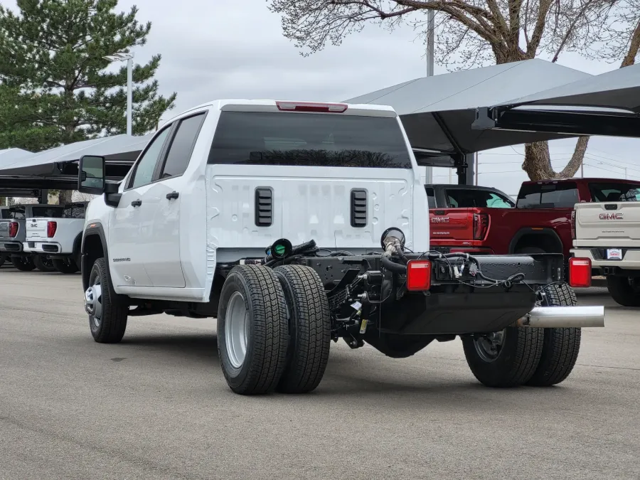 2026 GMC Sierra 3500HD CC Pro | Photo 4 of 21