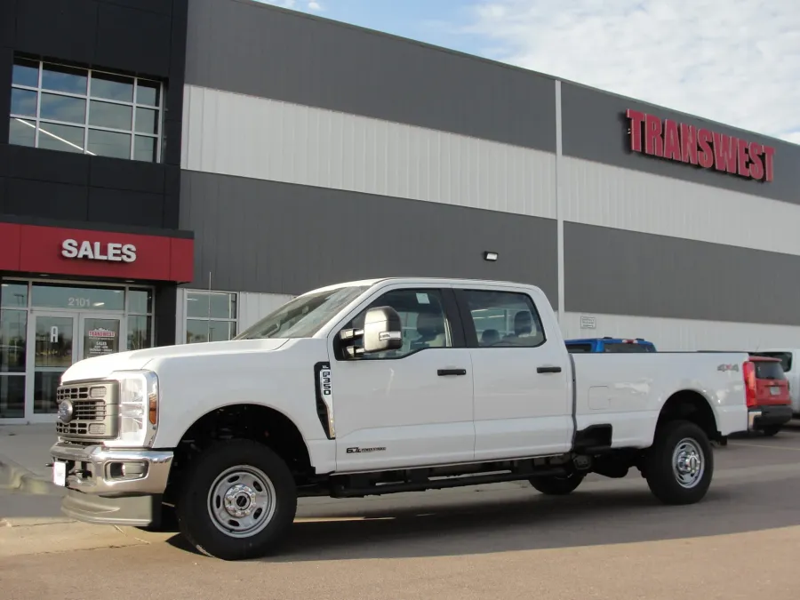 2026 Ford F-350 | Photo 1 of 16