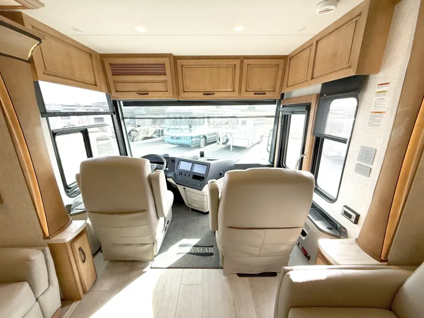 2023 Newmar Dutch Star 3736 | Photo 6 of 30