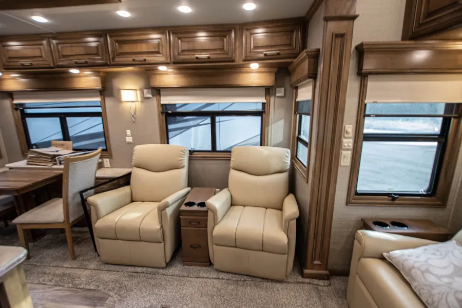 2019 DRV Mobile Suites 39 DBRS3 | Photo 8 of 20