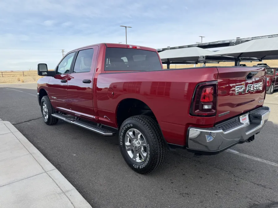 2026 RAM 2500 Big Horn | Photo 5 of 16