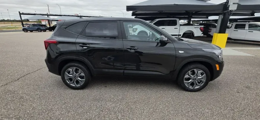 2026 Kia Seltos | Photo 4 of 27