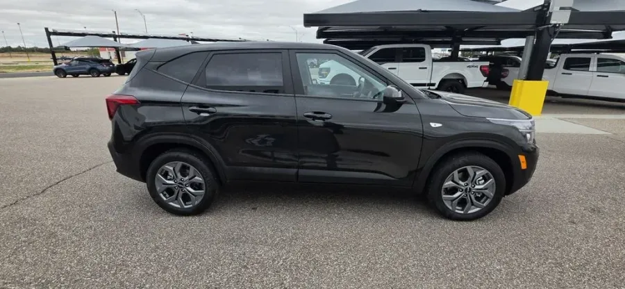 2026 Kia Seltos | Photo 4 of 27