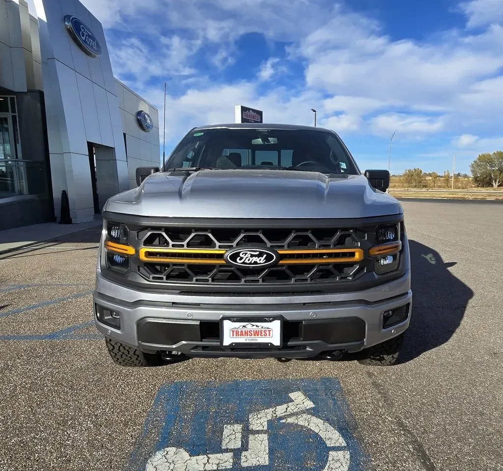 2025 Ford F-150 | Photo 2 of 32