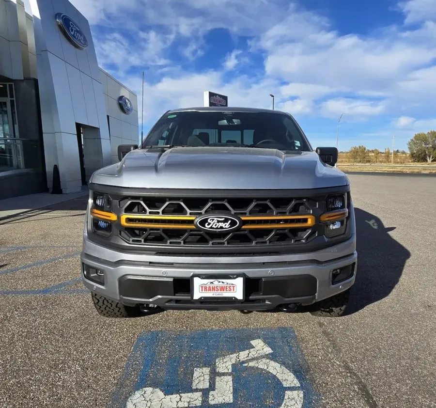 2025 Ford F-150 | Photo 2 of 32