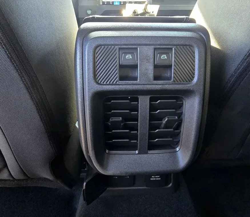 2025 Ford Bronco | Photo 27 of 28