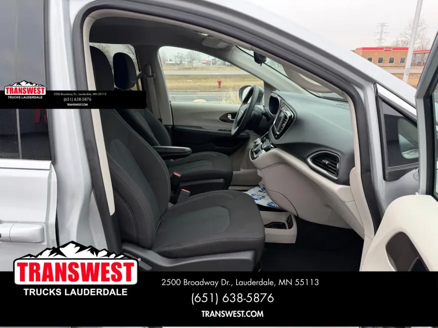 2024 Chrysler Voyager LX | Photo 20 of 23