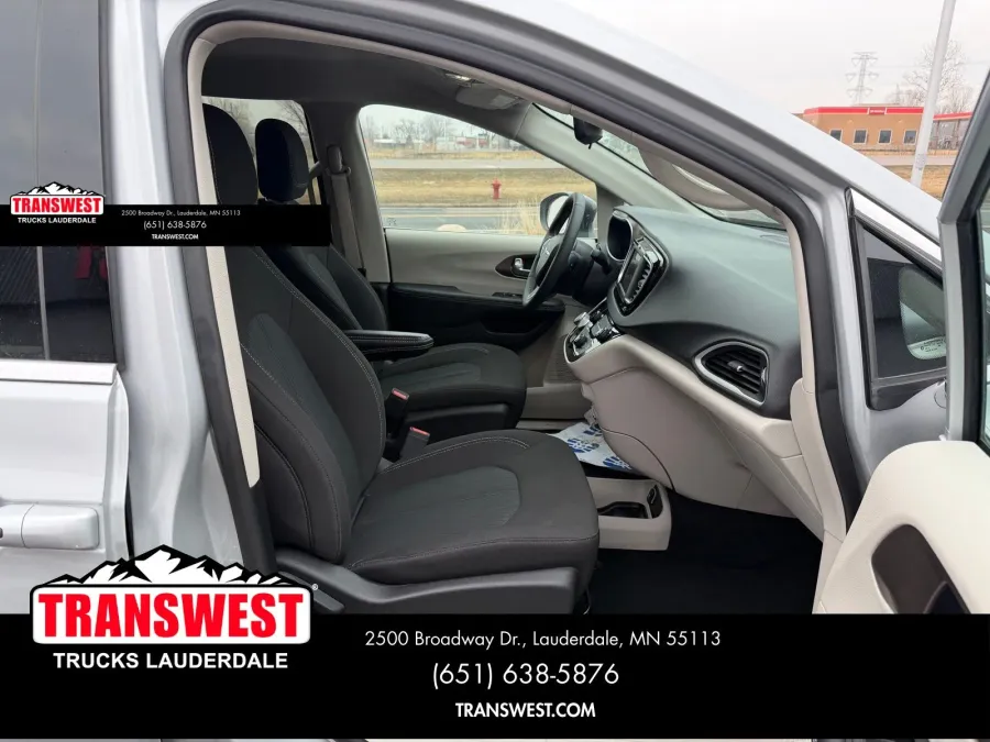 2024 Chrysler Voyager LX | Photo 20 of 23