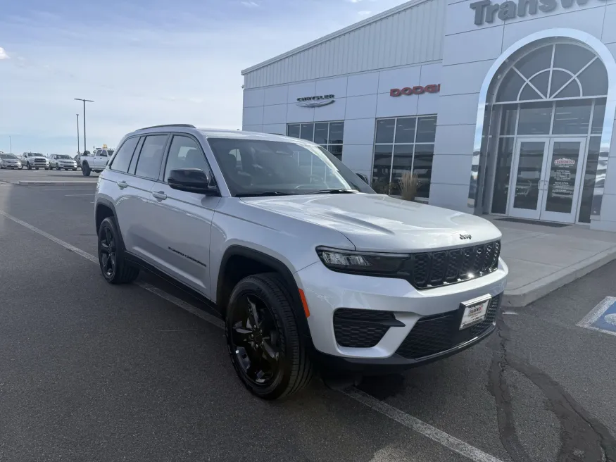 2025 Jeep Grand Cherokee Altitude X | Photo 1 of 16