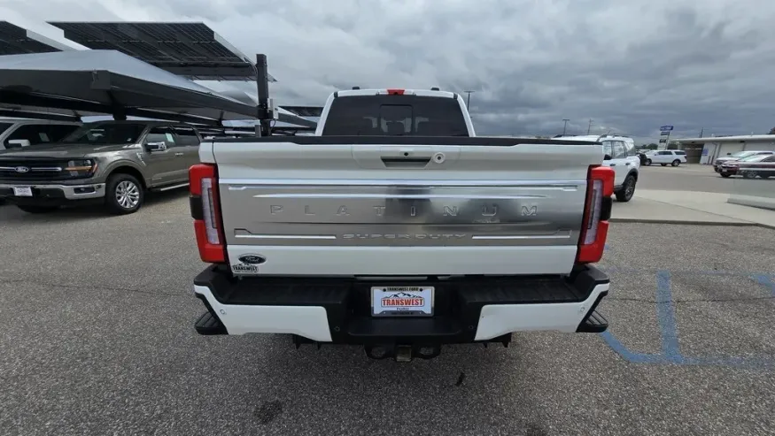 2024 Ford F-250 | Photo 9 of 38