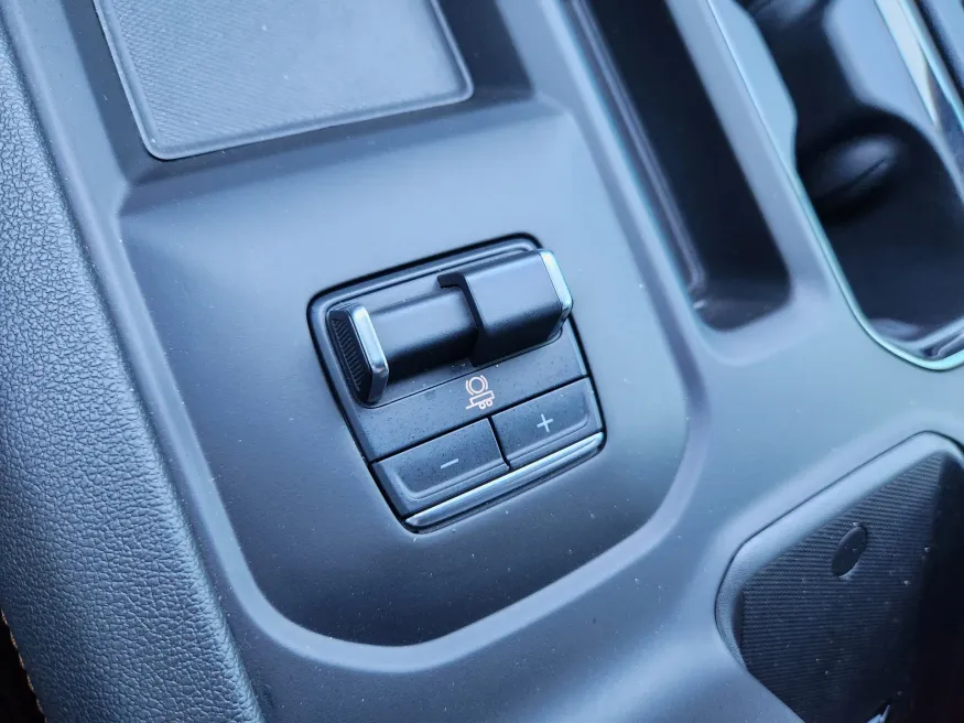 2025 GMC Sierra 2500HD AT4 | Photo 29 of 33