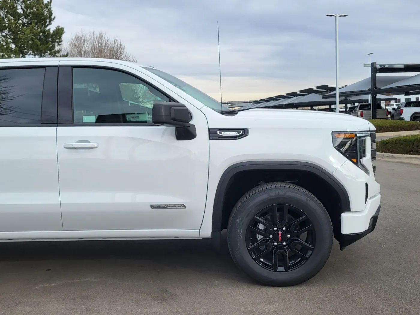 2026 GMC Sierra 1500 Elevation | Photo 5 of 23