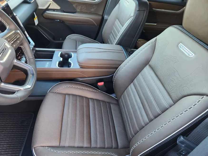 2026 GMC Acadia Denali Ultimate | Photo 8 of 25