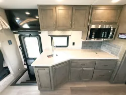 2026 Renegade Verona 40VBH | Thumbnail Photo 10 of 30