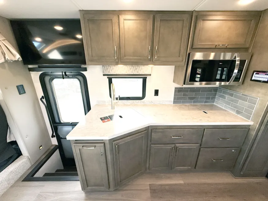 2026 Renegade Verona 40VBH | Photo 10 of 30