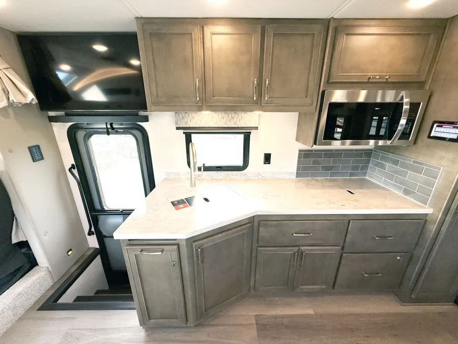 2026 Renegade Verona 40VBH | Photo 10 of 30