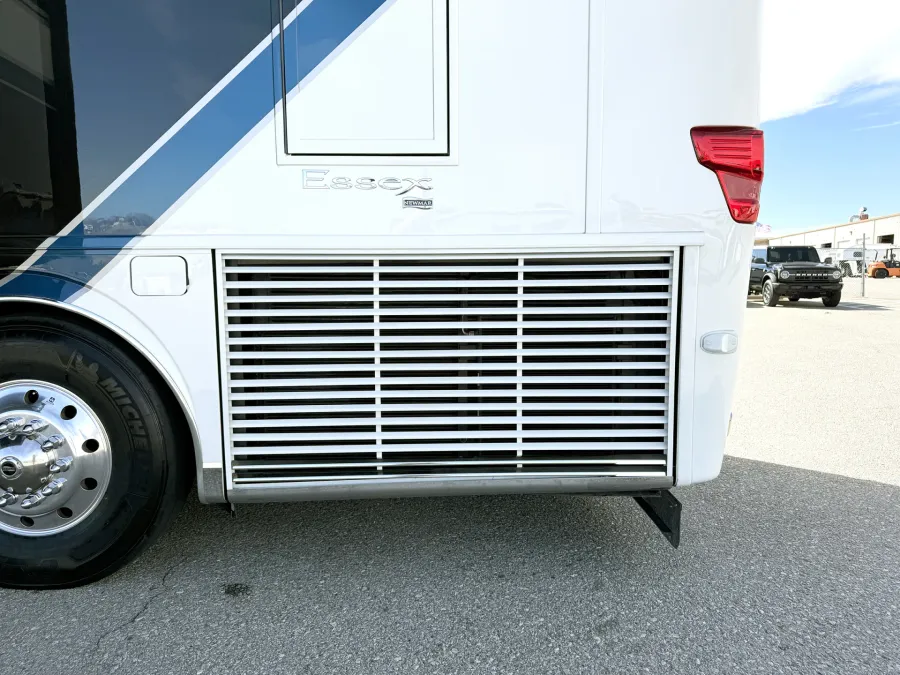 2027 Newmar Essex 4595 | Photo 29 of 31