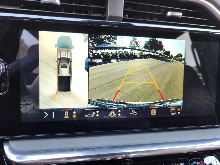 2025 GMC Sierra 3500HD Denali Ultimate | Photo 29 of 32