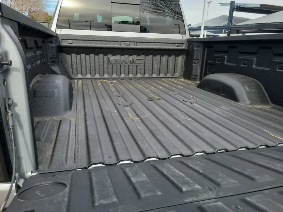 2026 GMC Sierra 3500HD AT4 | Photo 22 of 24