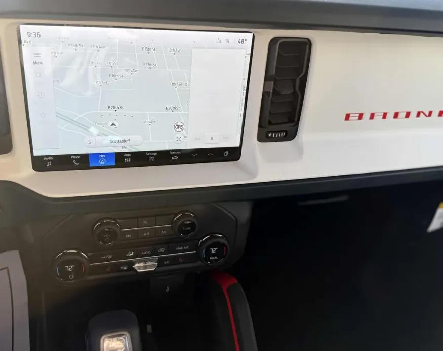 2025 Ford Bronco | Photo 19 of 26