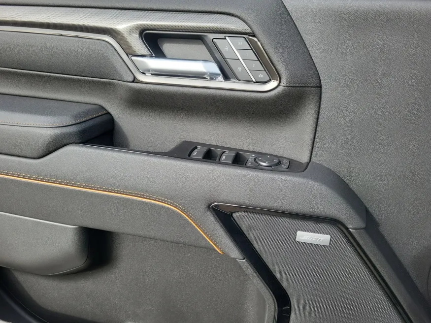 2026 GMC Sierra 3500HD AT4 | Photo 19 of 24