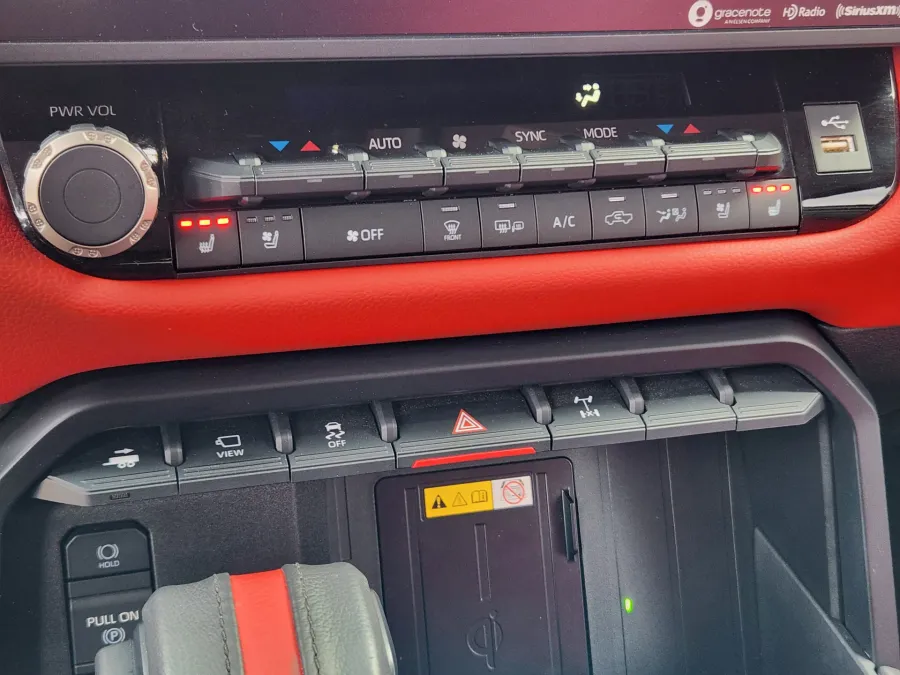 2023 Toyota Tundra 4WD TRD Pro Hybrid | Photo 16 of 22