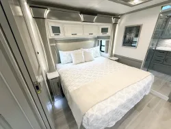 2026 Newmar Dutch Star 4081 | Thumbnail Photo 13 of 30