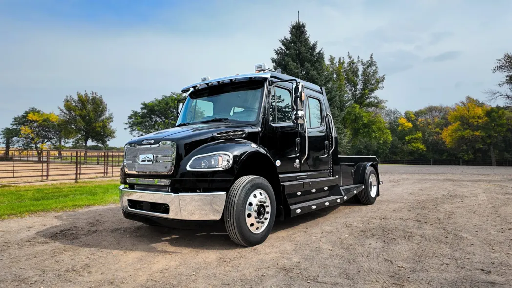 2025 Freightliner M2 106 Summit Hauler 