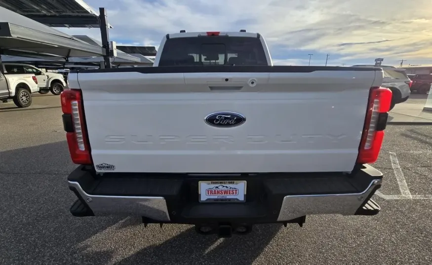 2026 Ford Super Duty F-250 | Photo 9 of 38