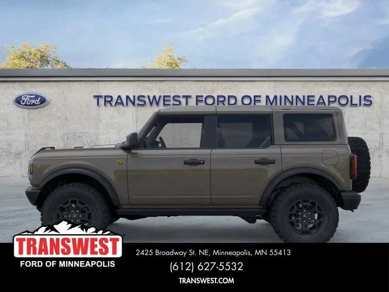 2026 Ford Bronco Badlands | Photo 2 of 25