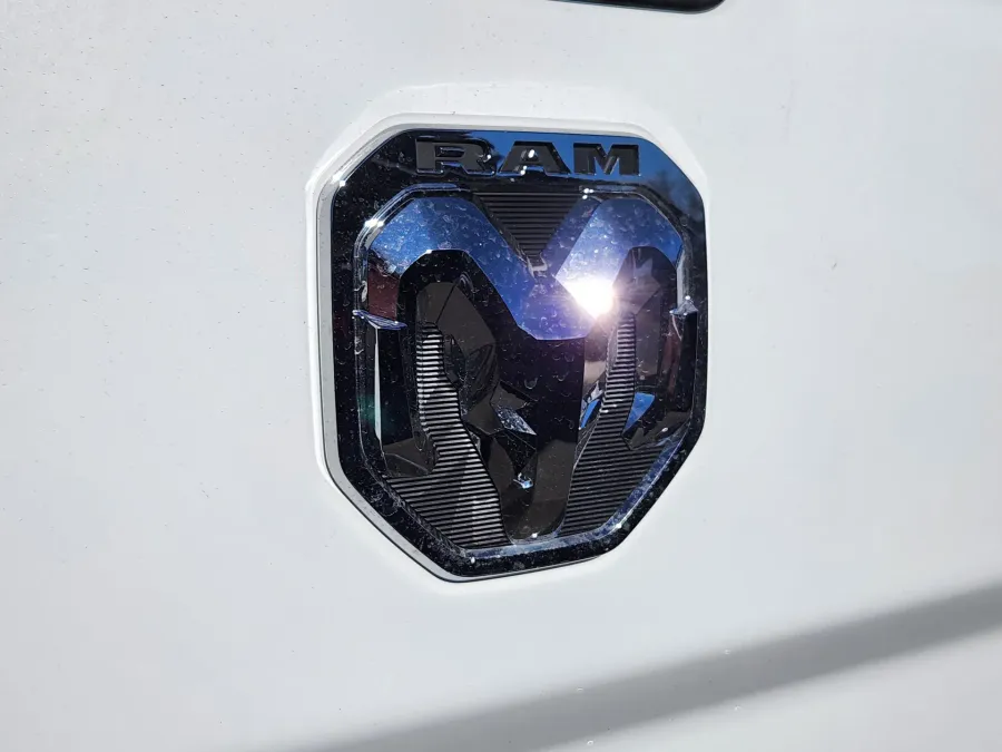 2024 RAM 2500 Big Horn | Photo 16 of 32