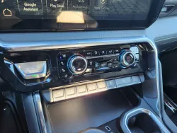 2026 GMC Sierra 1500 Denali | Thumbnail Photo 26 of 31