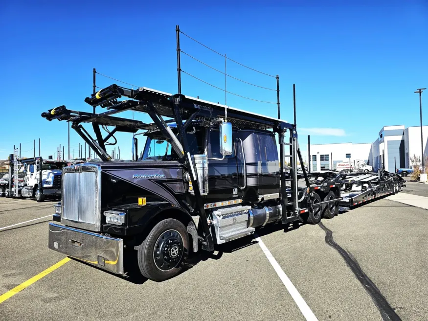 2021 Western Star 4900FA | Photo 1 of 28