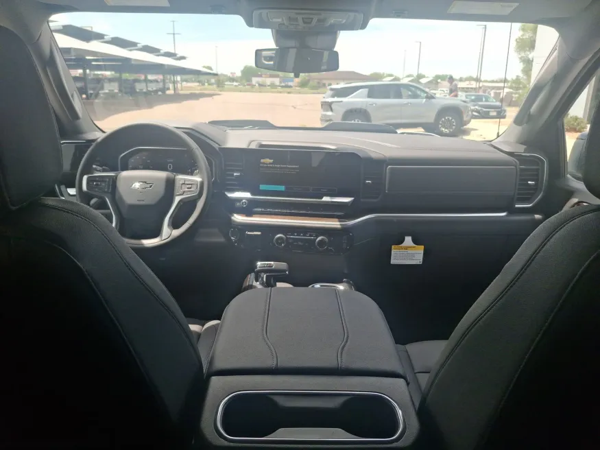 2026 Chevrolet Silverado 1500 LT Trail Boss | Photo 10 of 19