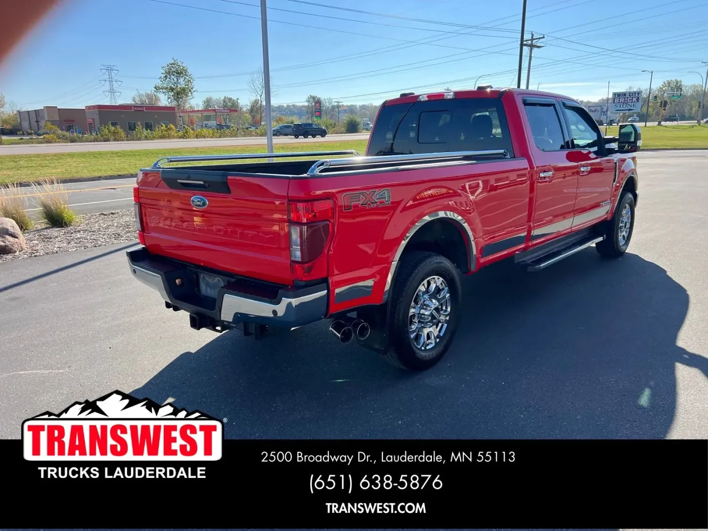 2022 Ford Super Duty F-350 Lariat | Photo 5 of 17