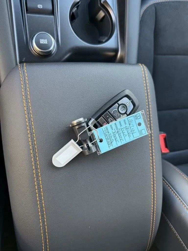 2026 Ford Explorer | Photo 27 of 32