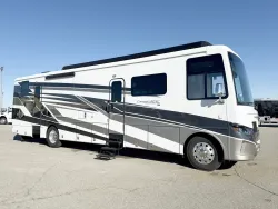 2026 Newmar Canyon Star 3947 | Thumbnail Photo 1 of 33