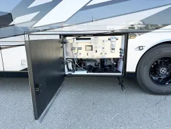 2026 Newmar Mountain Aire 4118 | Thumbnail Photo 29 of 31