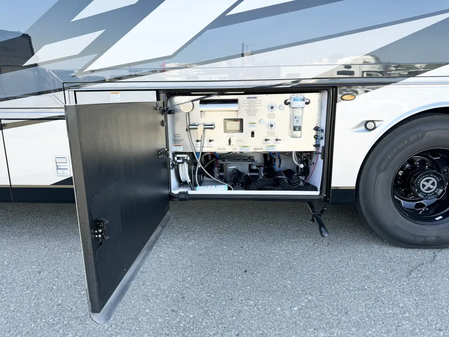 2026 Newmar Mountain Aire 4118 | Photo 29 of 31