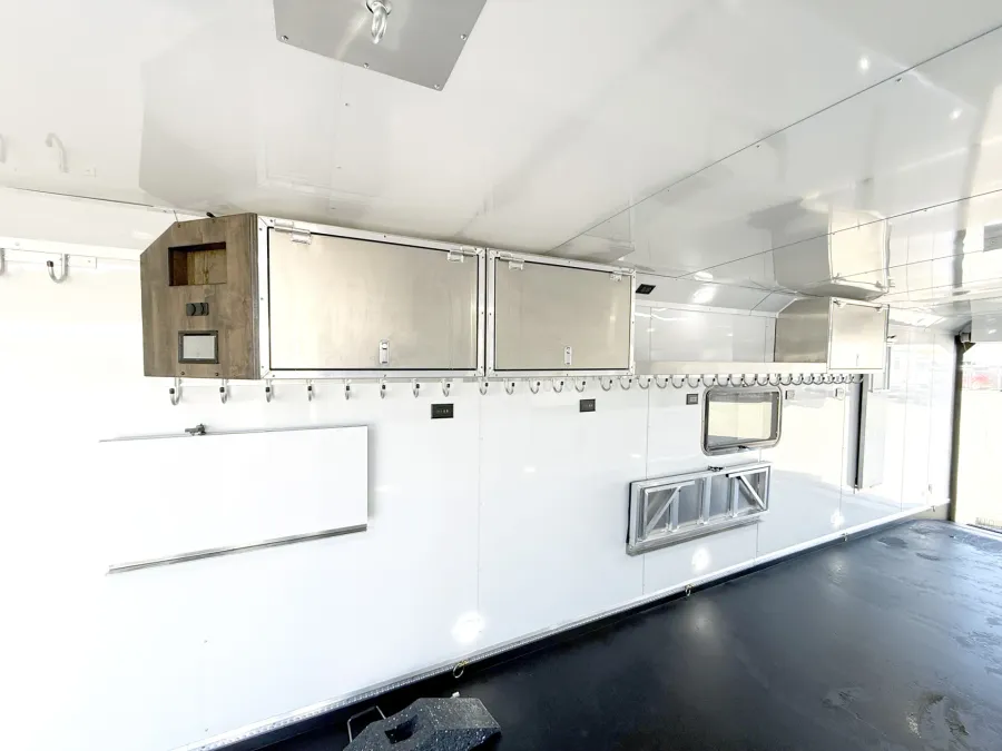 2026 Logan Coach Horse Power Burandt Edition | Photo 12 of 22